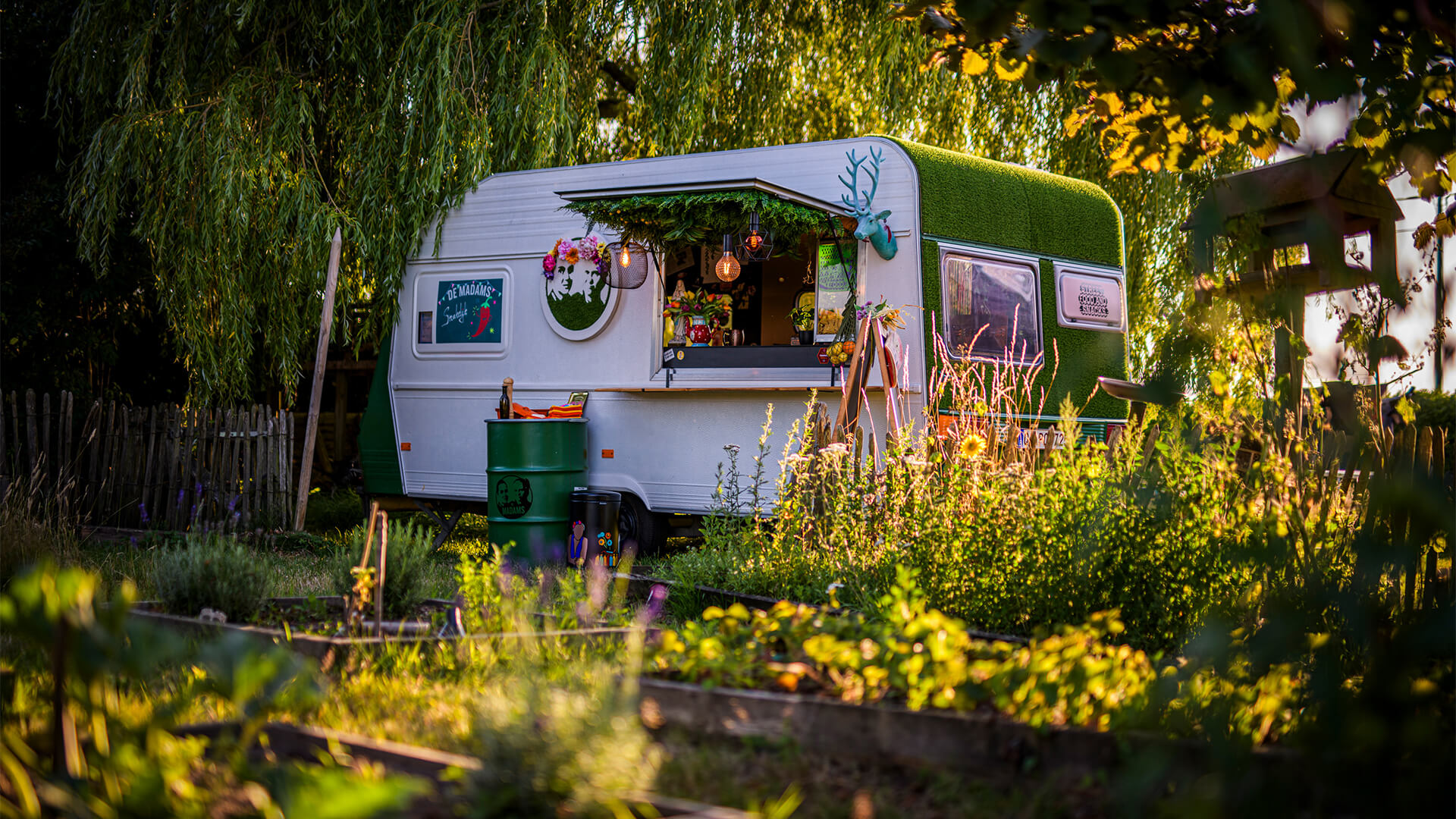 De Madamas Foodtruck - caravan